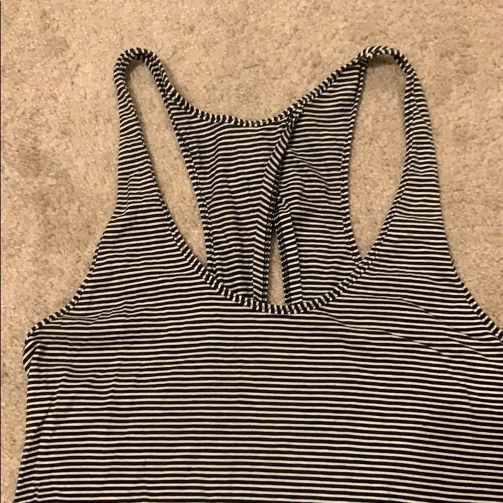 Lululemon All Tied Up Scoop Neck size 4